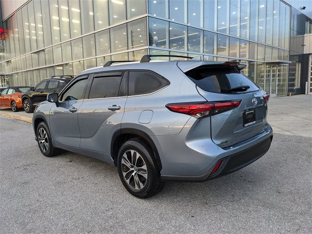 2021 Toyota Highlander XLE photo 4
