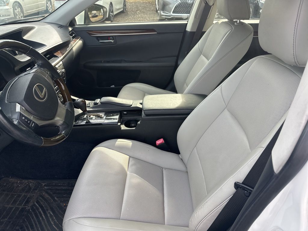 2014 Lexus ES 350 photo 6
