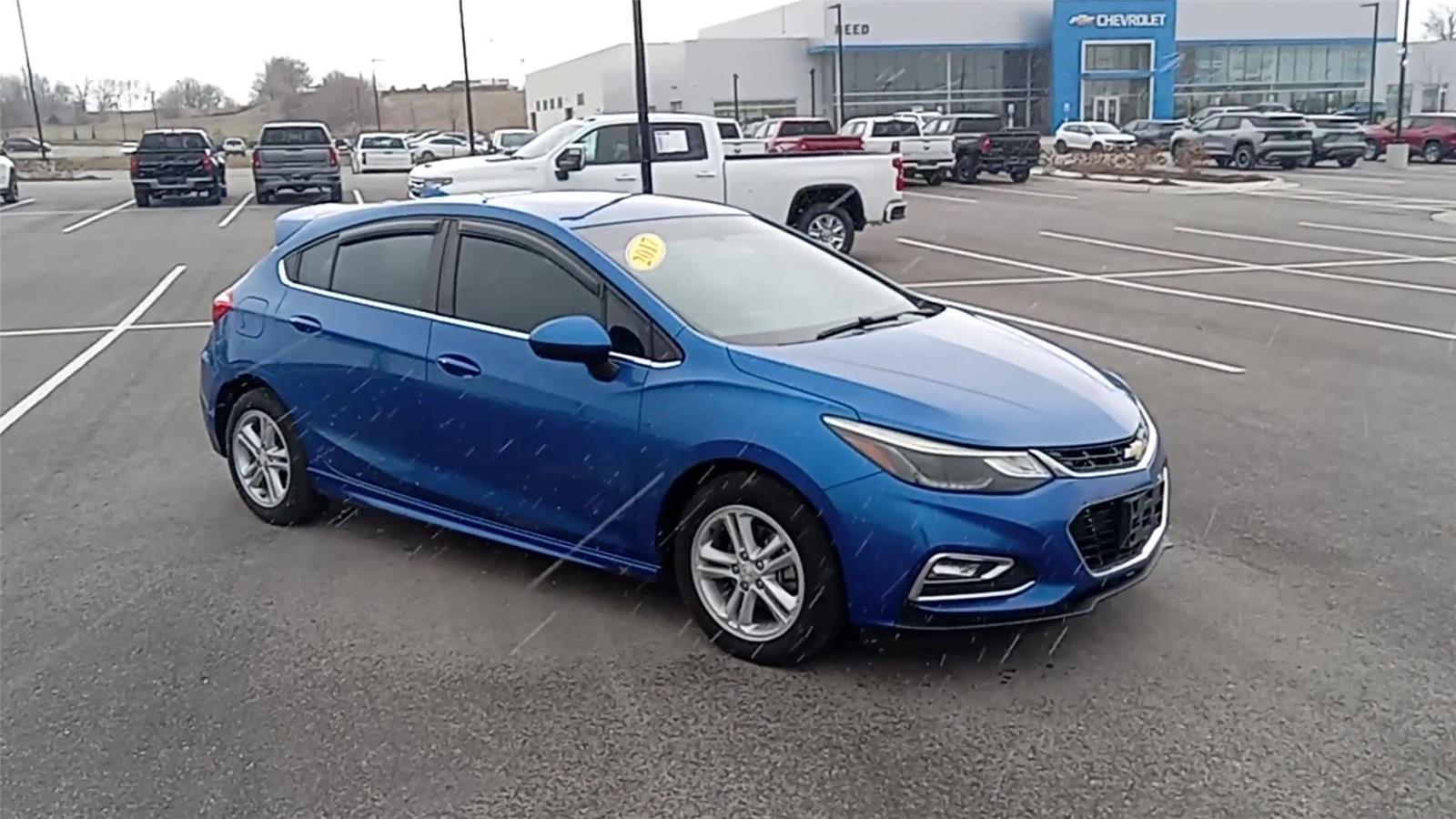 Used 2017 Chevrolet Cruze LT with VIN 3G1BE6SM3HS513768 for sale in Kansas City