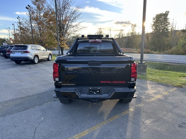 2024 Chevrolet Colorado Trail Boss photo 3