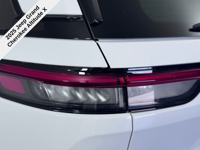 2025 Jeep Grand Cherokee Altitude X photo 11
