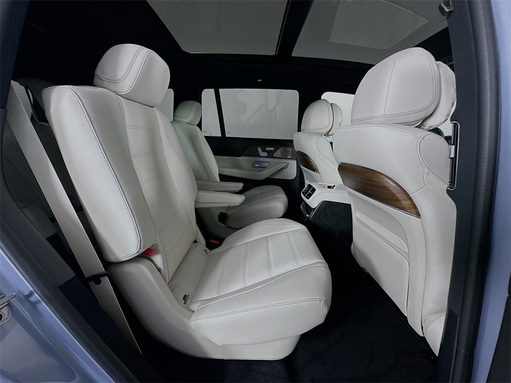 2026 Mercedes Benz GLS 580 4MATIC photo 28