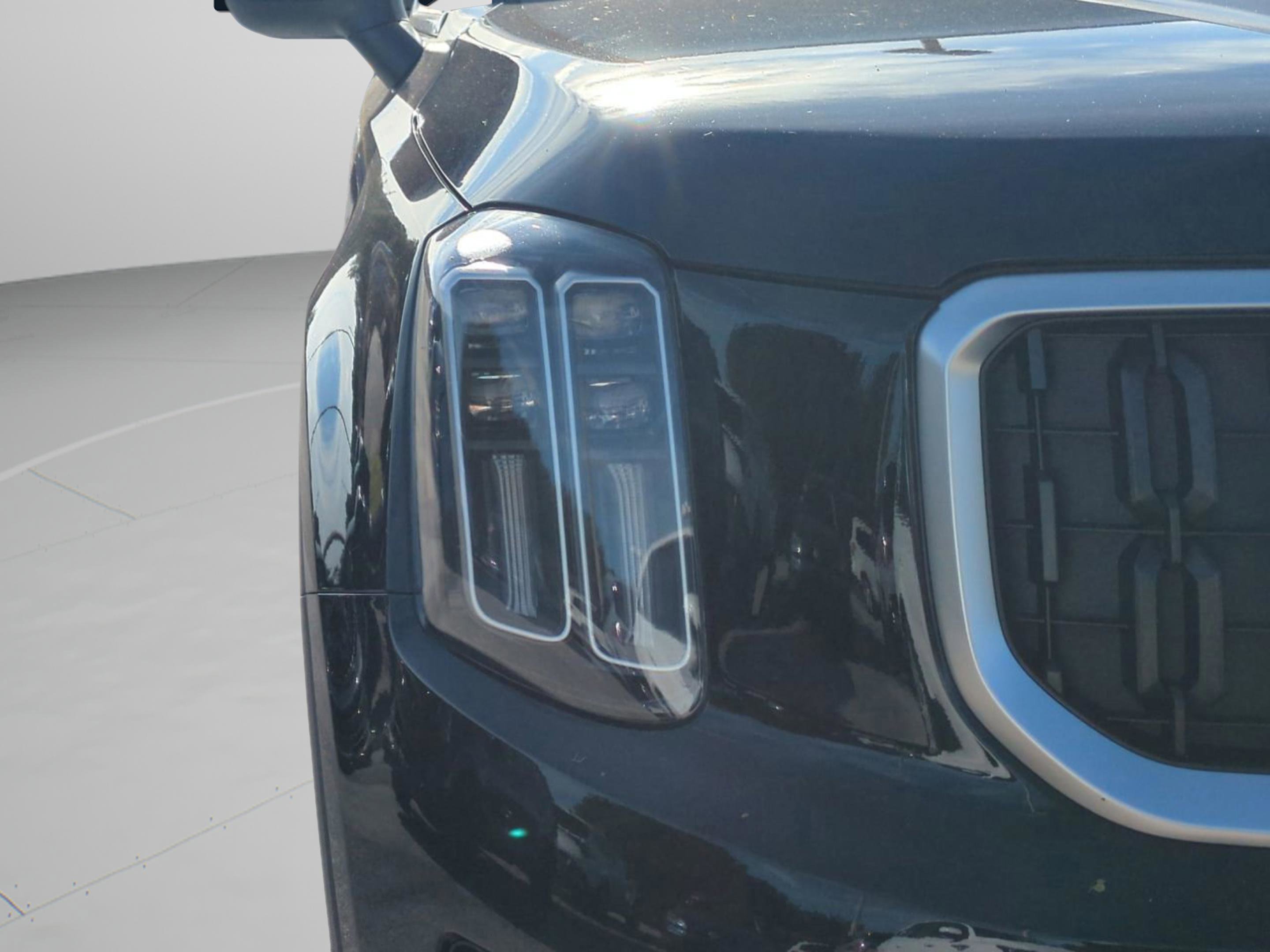 2025 Kia Telluride LX photo 10