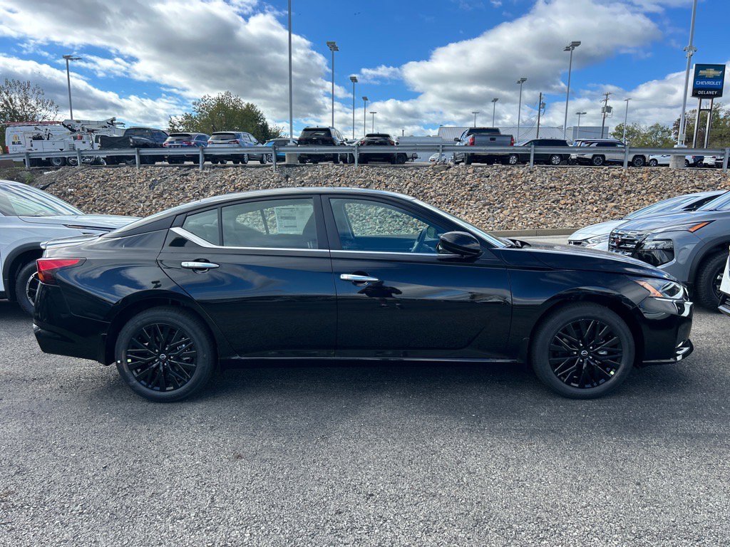 2025 Nissan Altima SV Special Edition photo 2