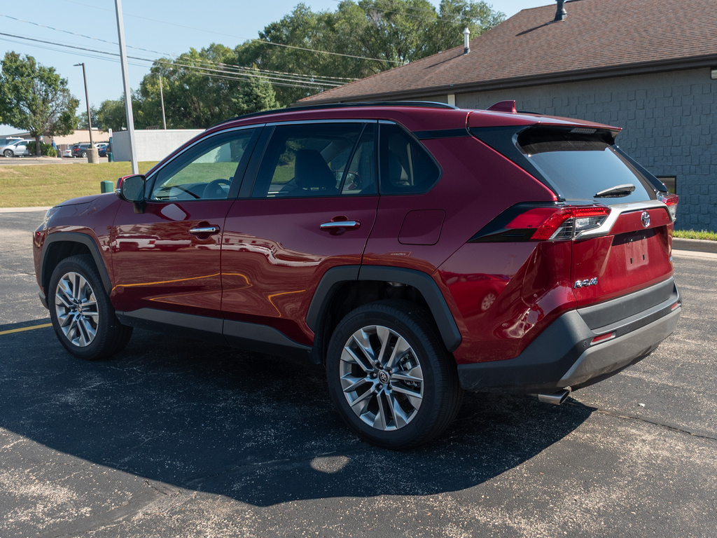 2023 Toyota RAV4 Limited photo 4