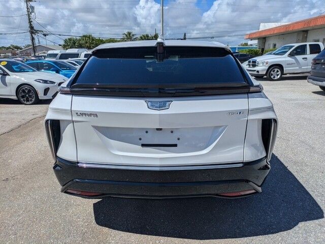 2024 Cadillac Lyriq Tech photo 3