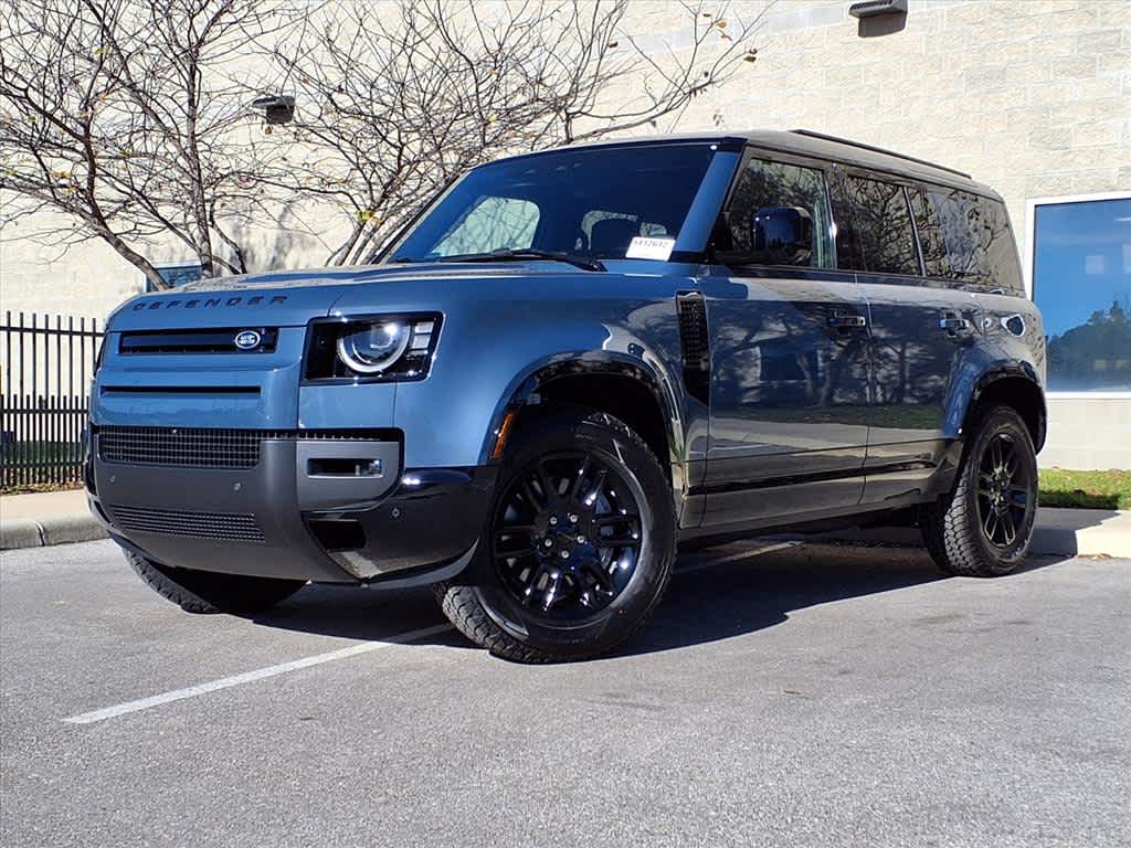 2026 Land Rover Defender X-Dynamic SE's photo