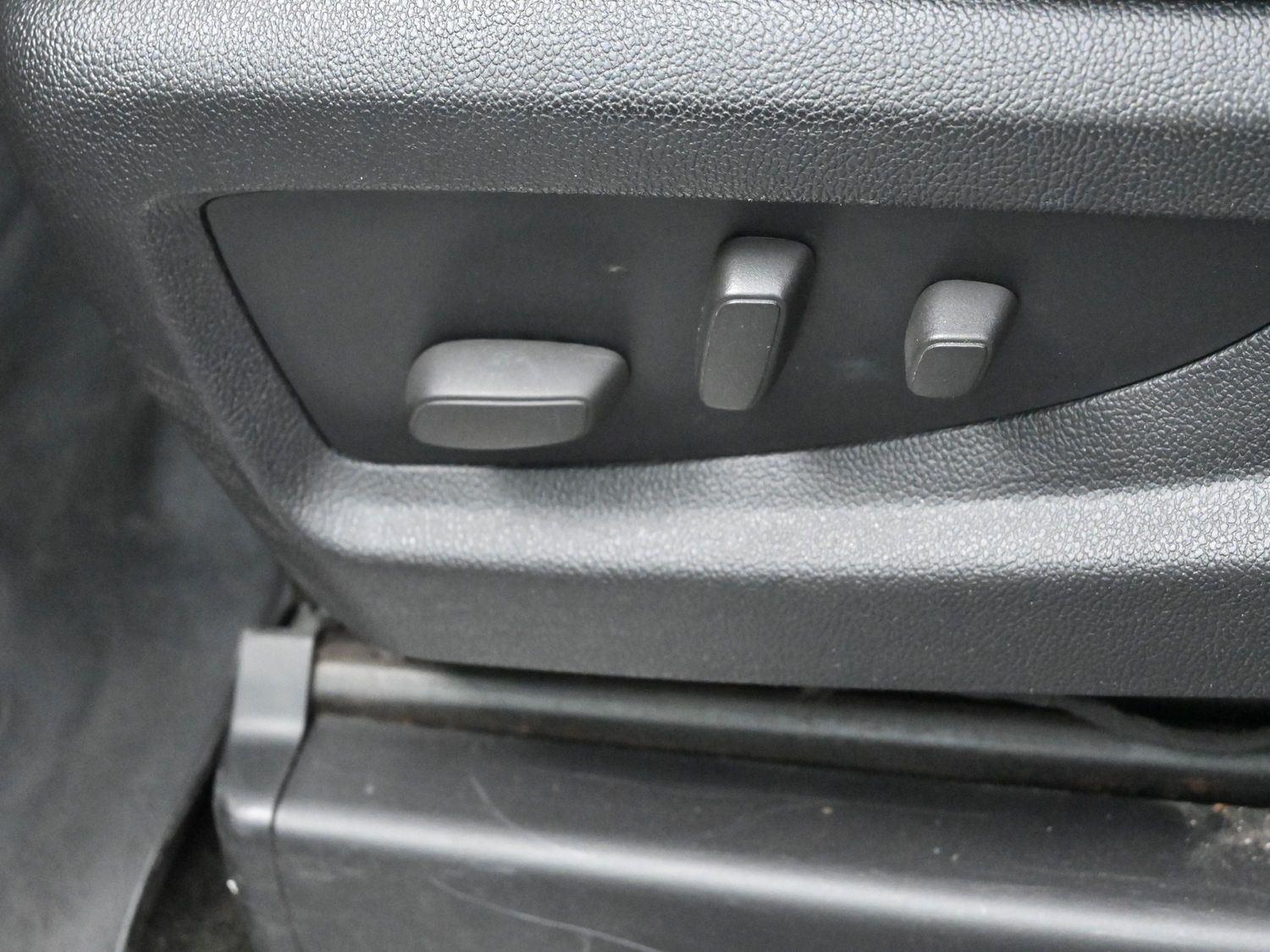 2014 Chevrolet Silverado 1500 LT photo 11