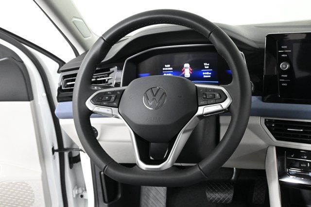 2025 Volkswagen Jetta 1.5T SE photo 3