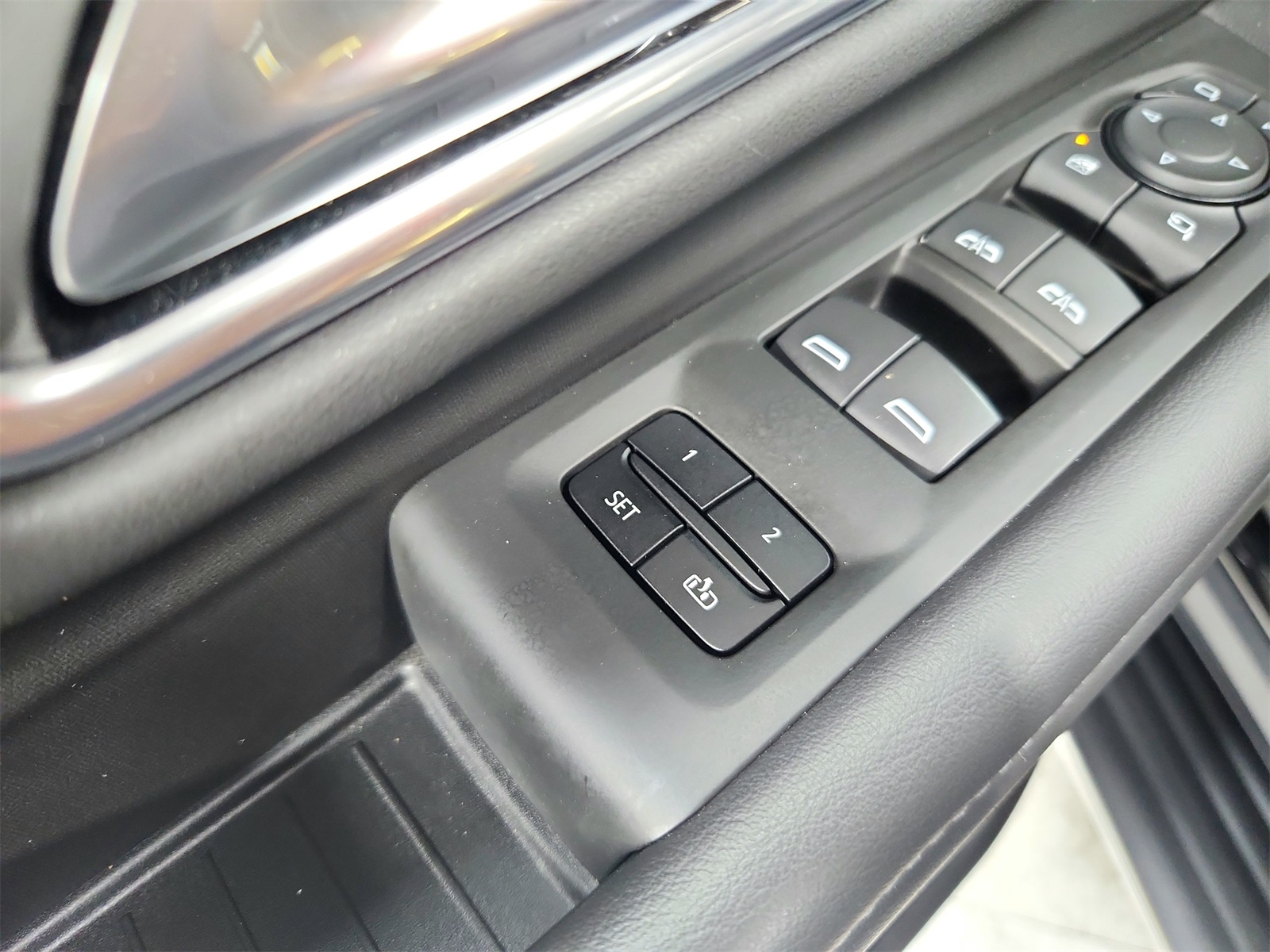 2022 Chevrolet Tahoe LT photo 16