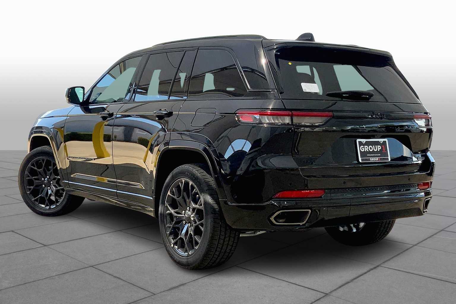 2025 Jeep Grand Cherokee Summit Reserve photo 7