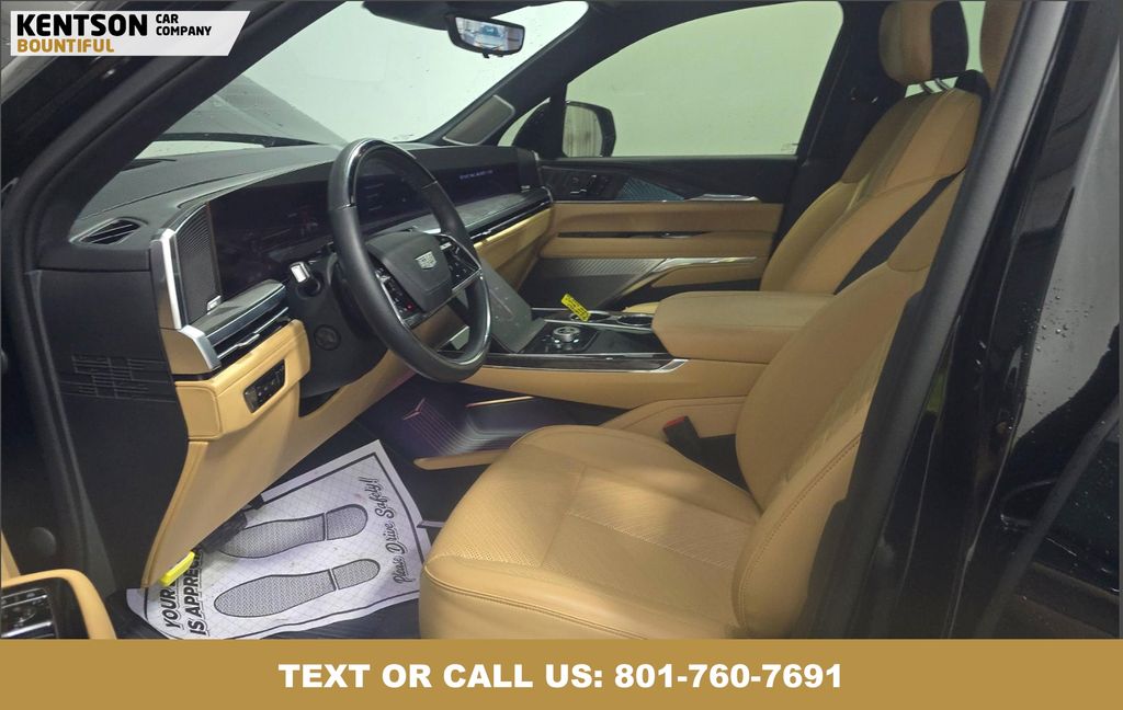 2025 Cadillac Escalade IQ Sport photo 4