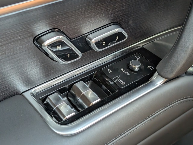2025 Land Rover Range Rover SE photo 19