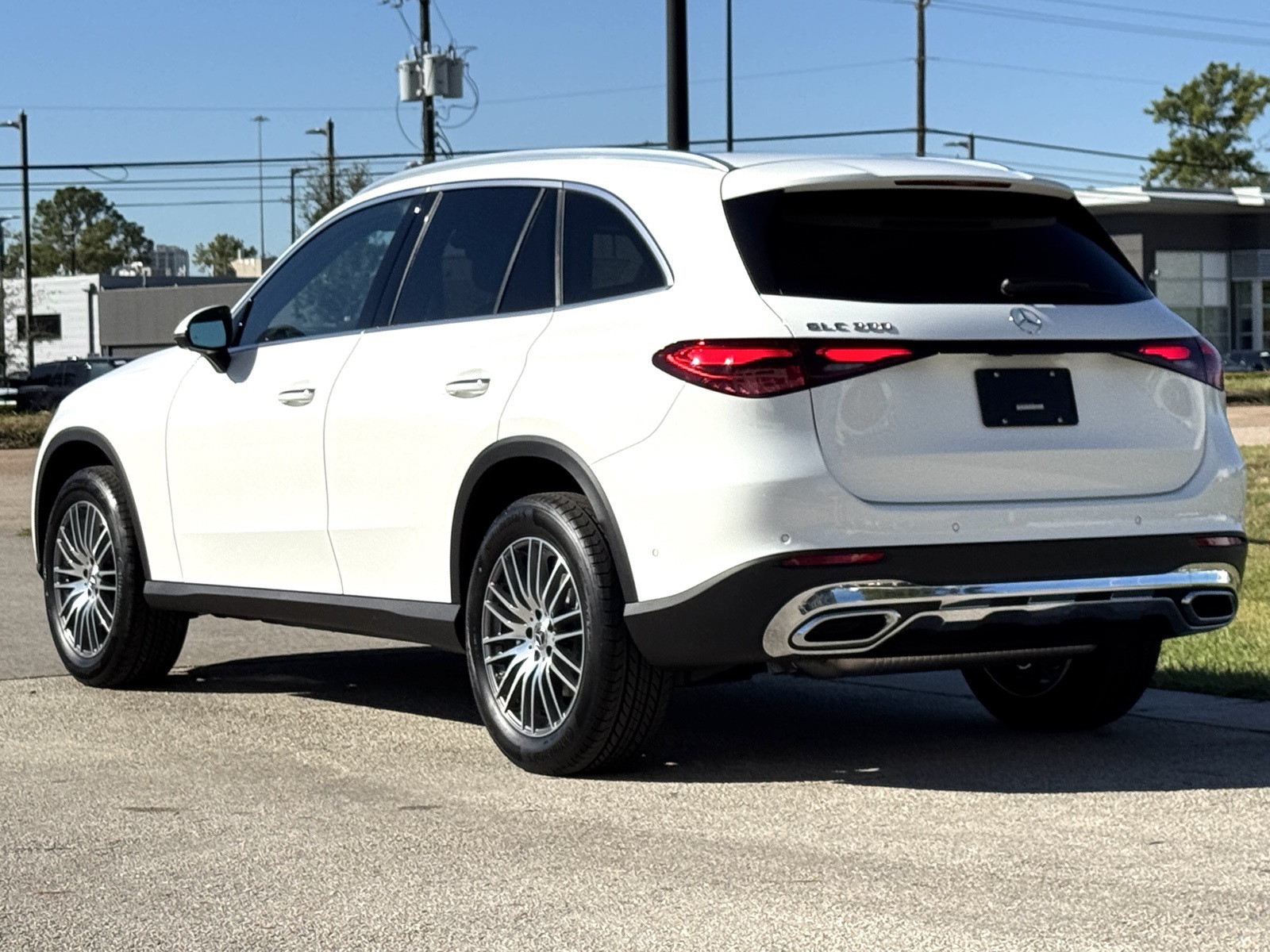 2026 Mercedes Benz GLC 300 photo 4