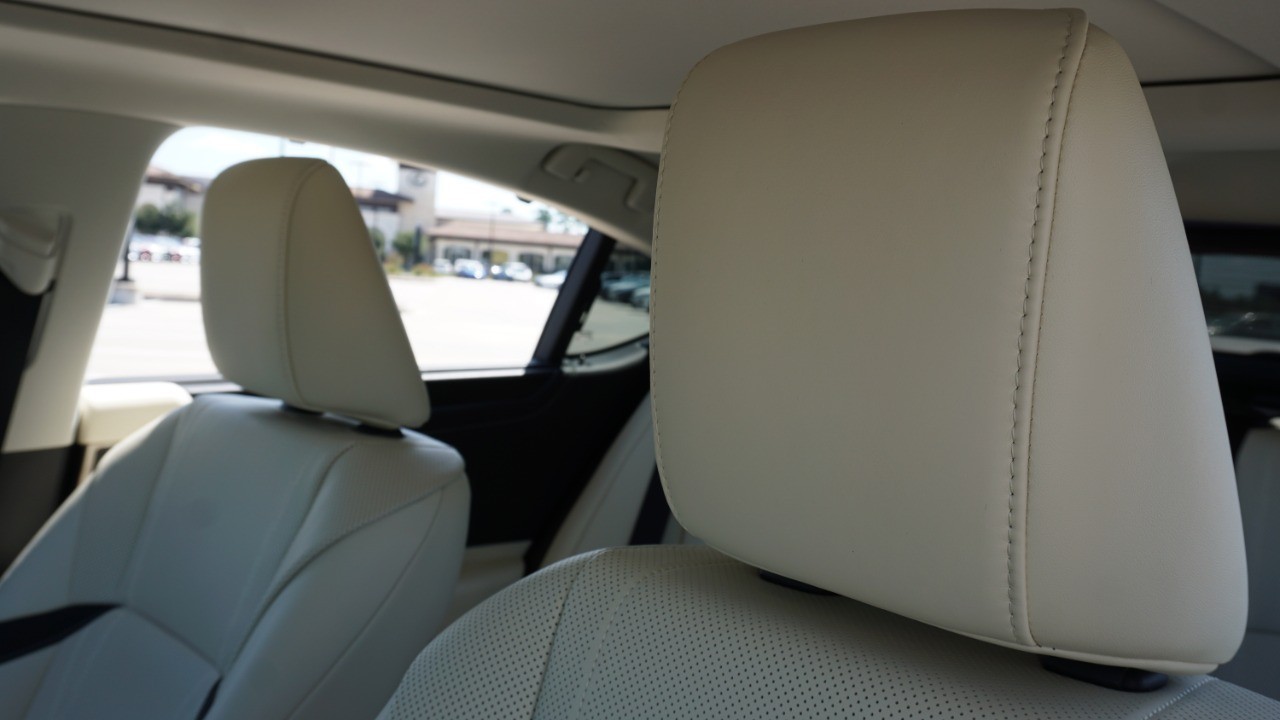 2022 Lexus ES 350 Ultra Luxury photo 24