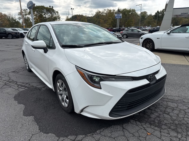 2023 Toyota Corolla LE photo 2