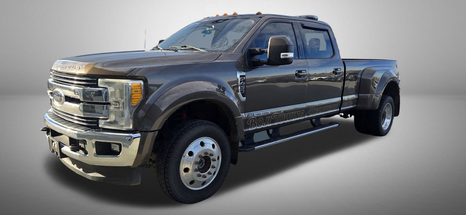 2017 Ford F-450 Super Duty Lariat's photo