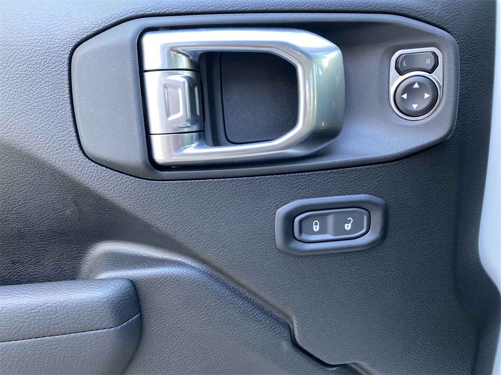 2025 Jeep Wrangler Sport S photo 15