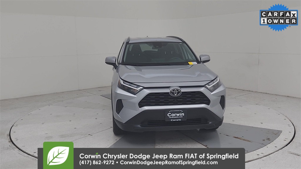 2024 Toyota RAV4 XLE photo 4