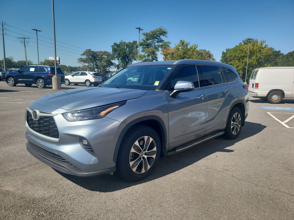 2022 Toyota Highlander XLE photo 6