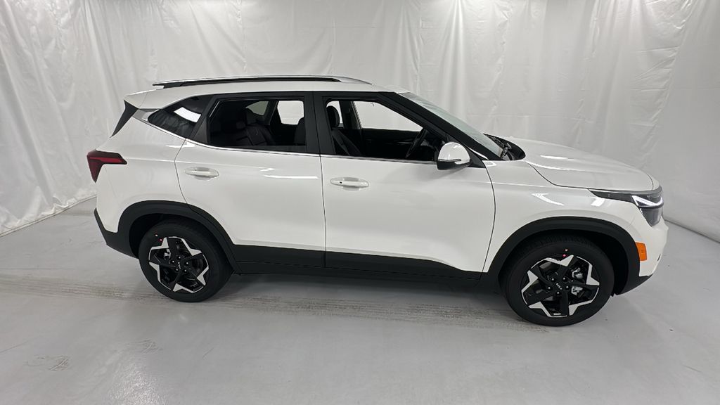 2026 Kia Seltos EX photo 2