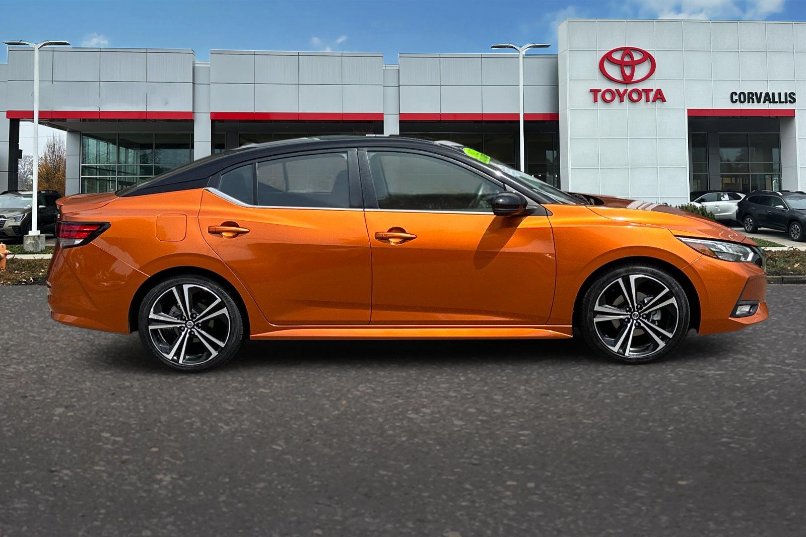 2022 Nissan Sentra SR photo 2