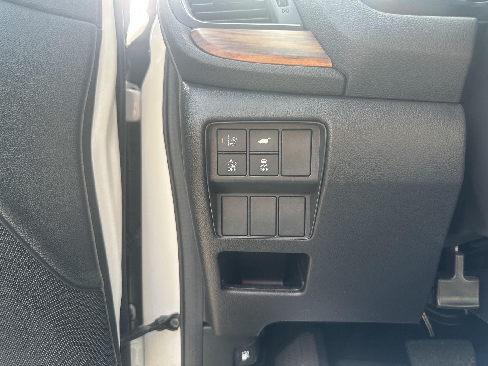 2018 Honda CR-V Touring photo 13