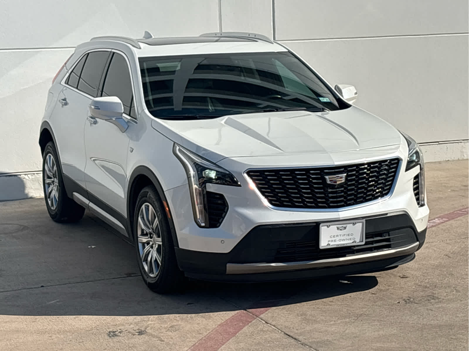 2023 Cadillac XT4 Premium Luxury photo 2