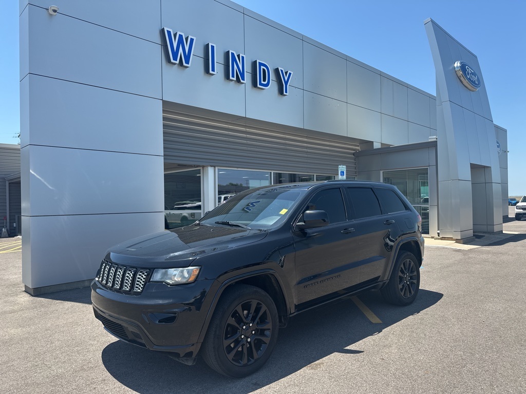 Used 2017 Diamond Black Jeep Altitude image 1