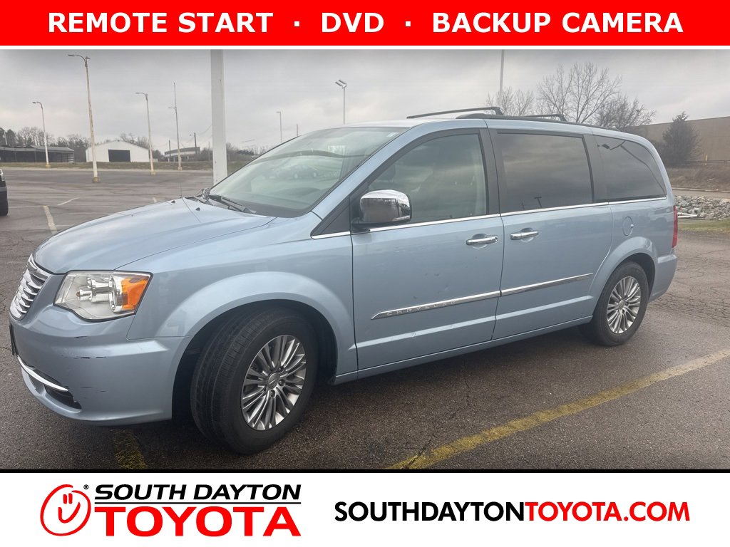 2016 Chrysler Town & Country Touring-L's photo