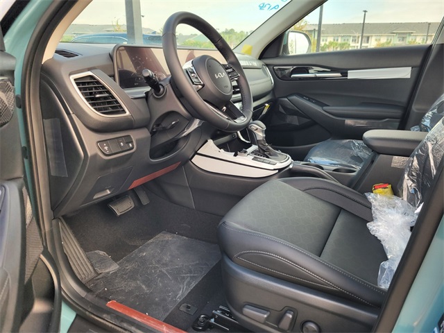 2026 Kia Seltos EX photo 6