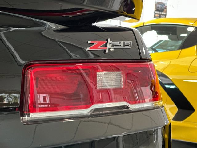 2015 Chevrolet Camaro photo 23
