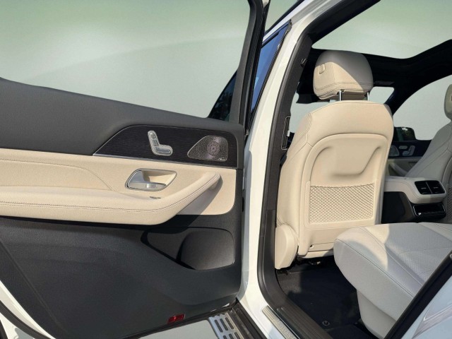 2025 Mercedes Benz GLS 450 4MATIC photo 14
