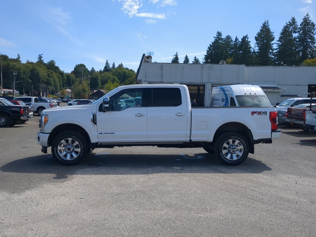 2017 Ford F-350 Platinum photo 19