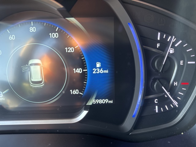 2020 Hyundai Santa Fe SEL photo 2