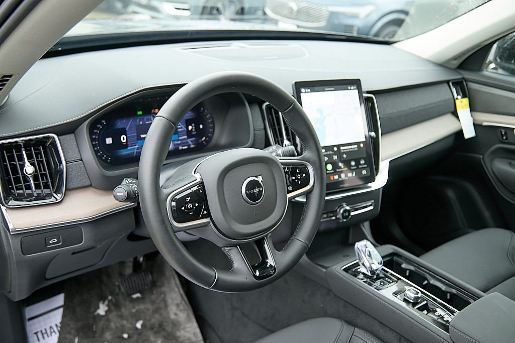 2026 VOLVO XC90 - Image 12