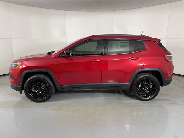 2026 Jeep Compass Latitude Altitude photo 2