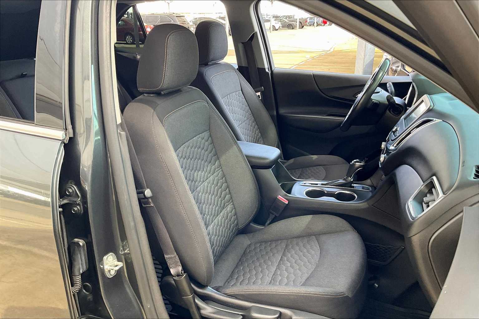 2018 Chevrolet Equinox LT photo 8