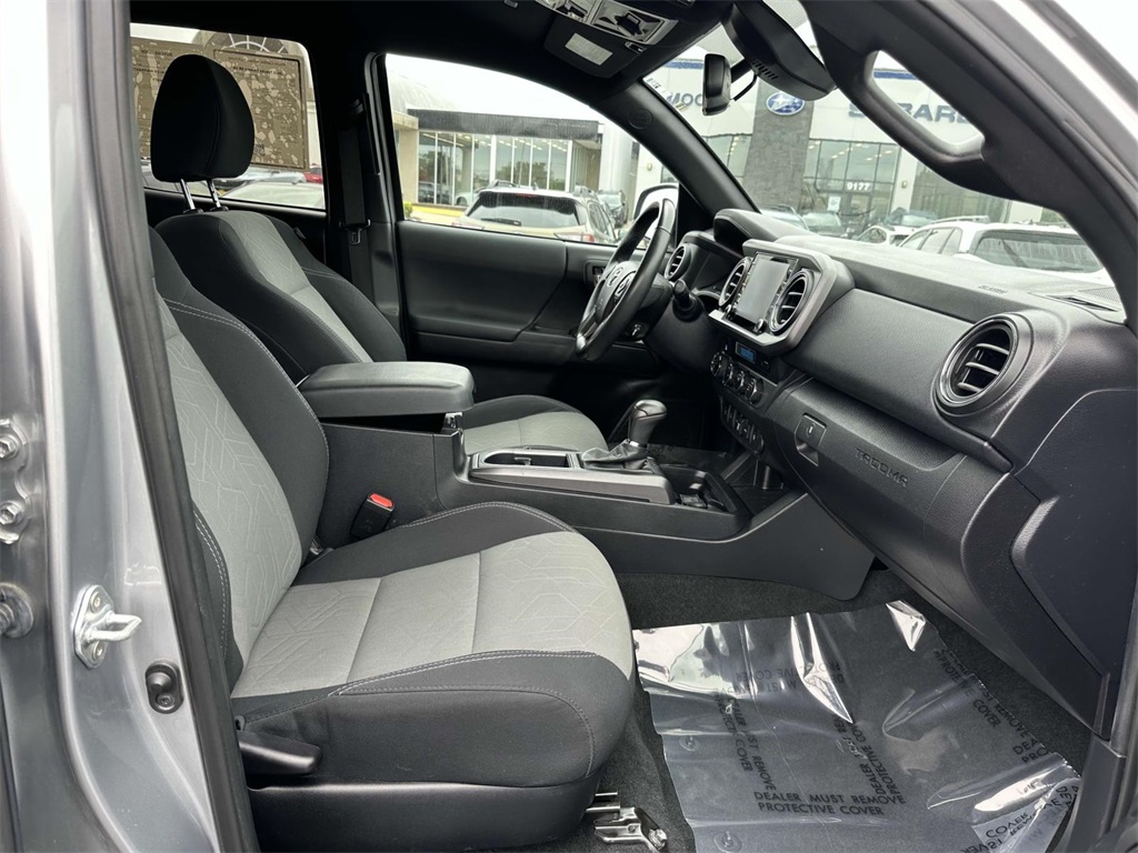 2021 Toyota Tacoma TRD Off-Road photo 11
