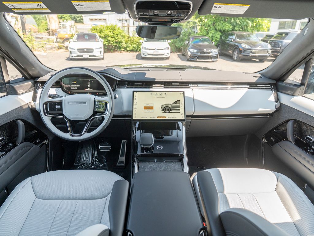 2025 Land Rover Range Rover Sport SE photo 16