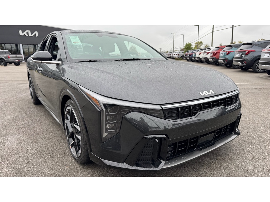 2025 Kia K4 GT-Line's photo