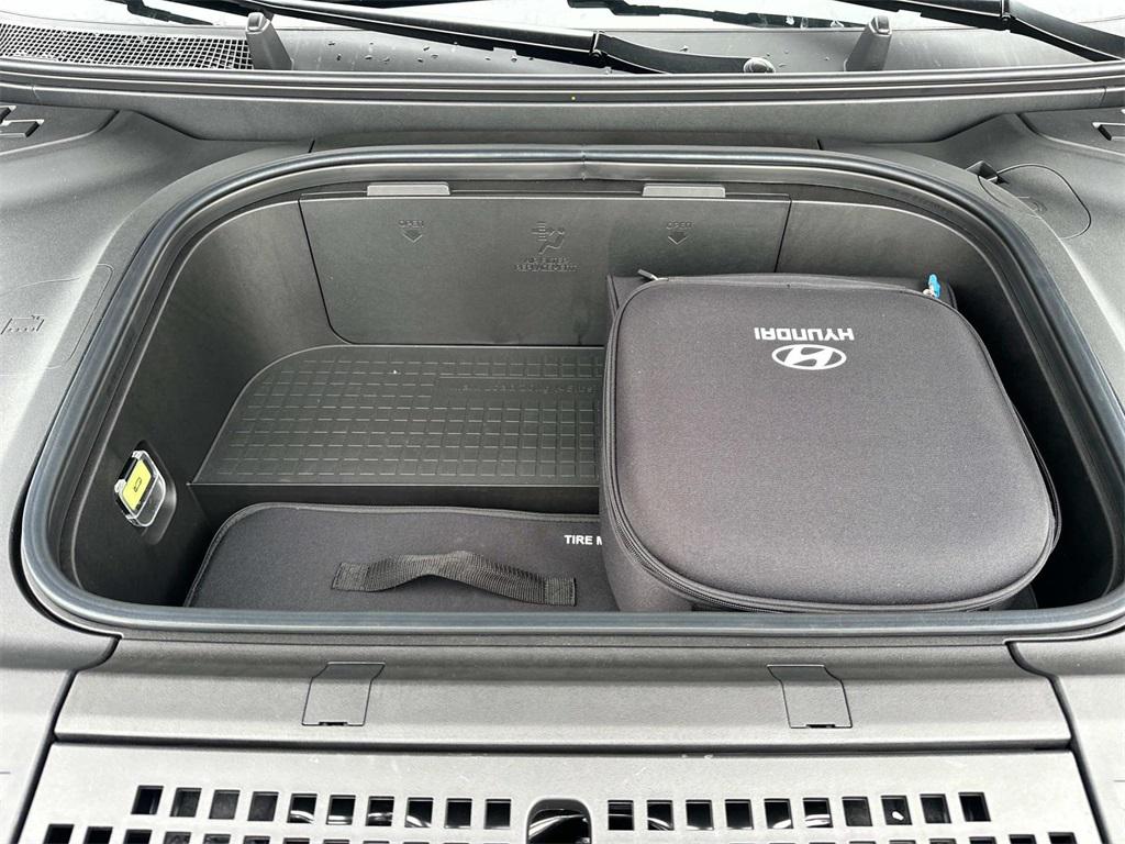 2026 Hyundai Ioniq SEL photo 9