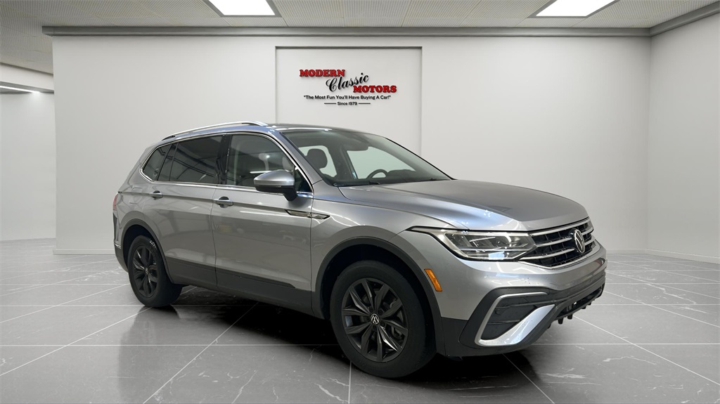 2024 Volkswagen Tiguan SE's photo