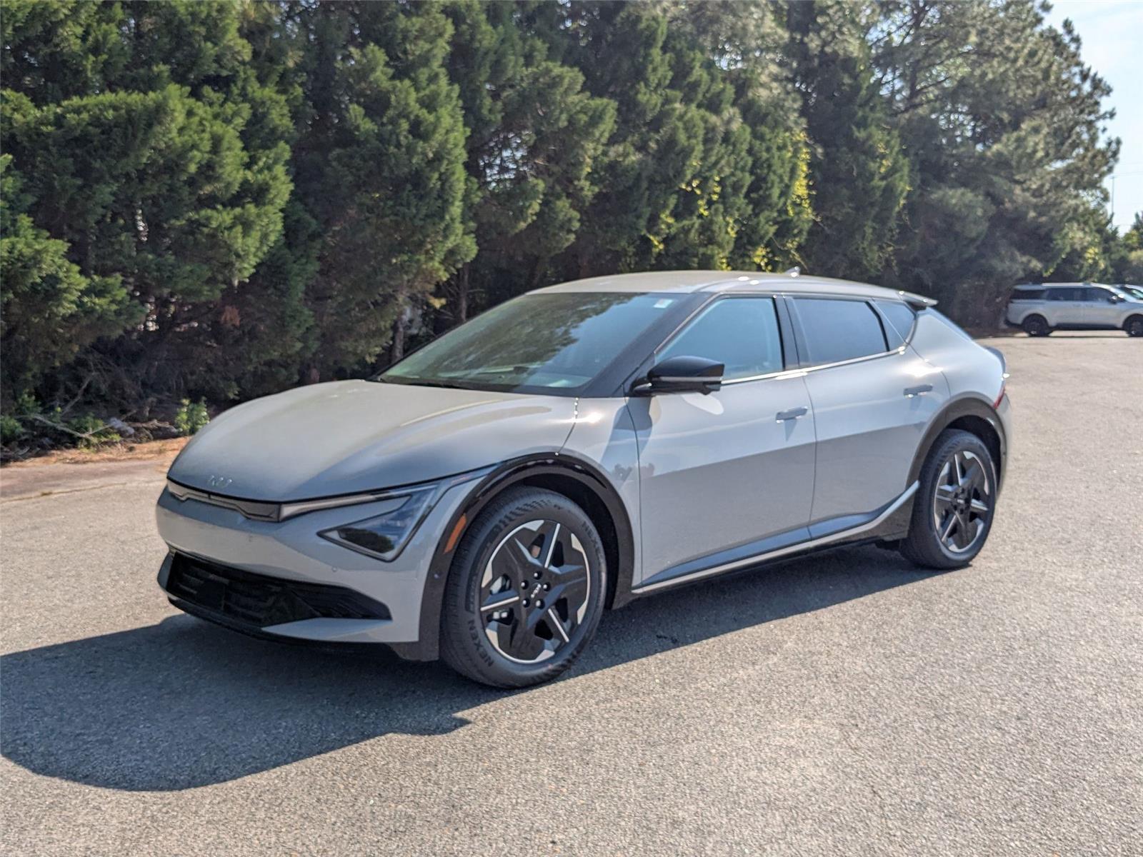 2025 Kia EV6 Wind's photo