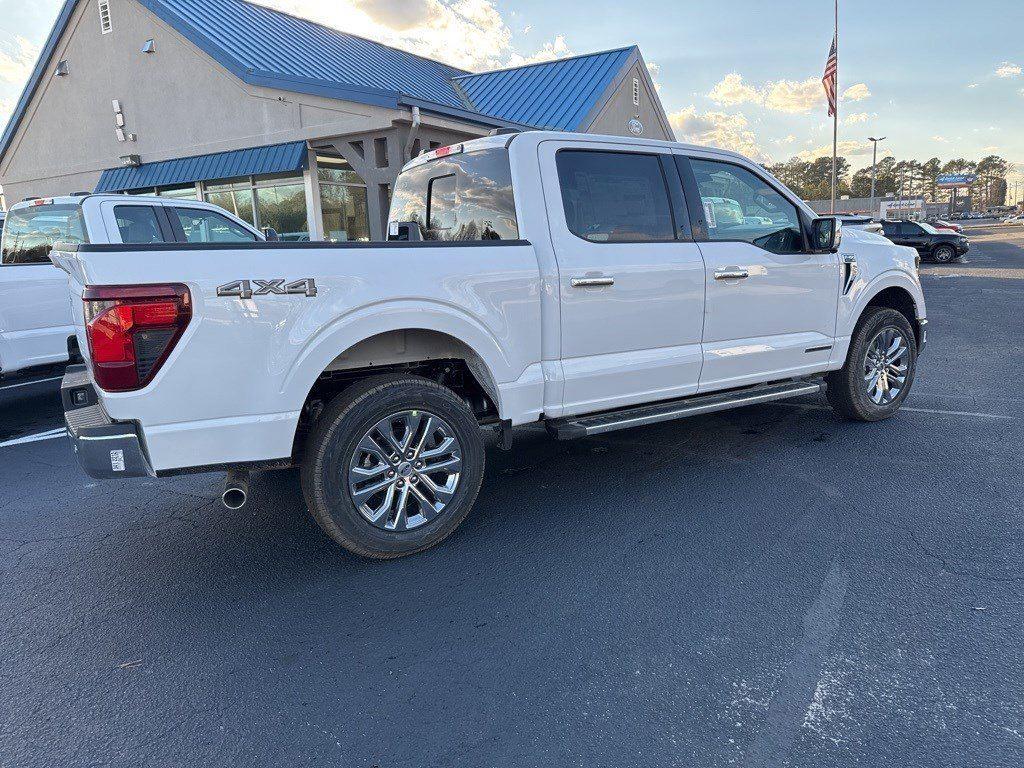 2025 Ford F-150 XLT photo 9