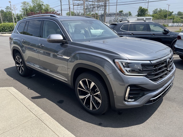 2025 Volkswagen Atlas SEL Premium R-Line photo 5