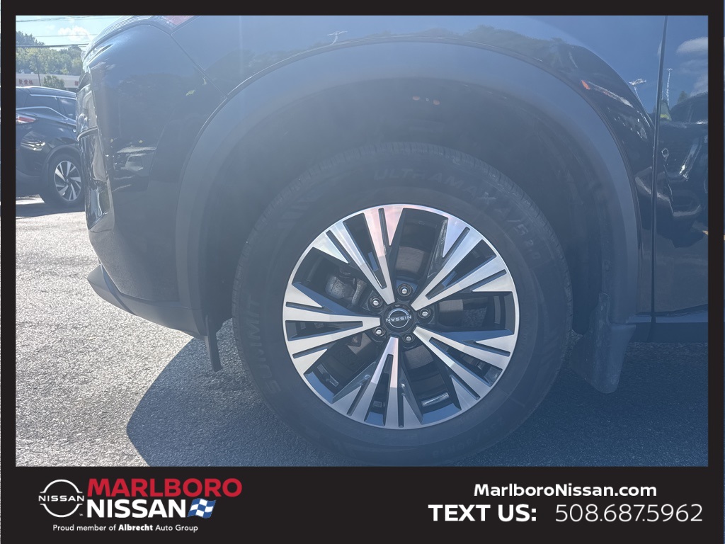 2022 Nissan Rogue SV photo 9