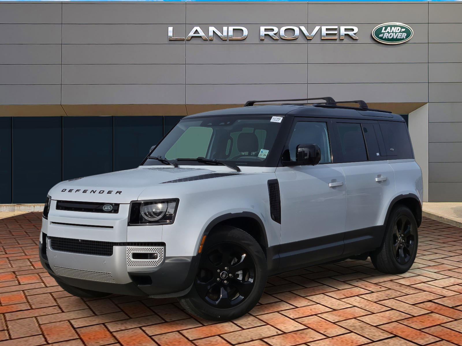 2022 Land Rover Defender S's photo