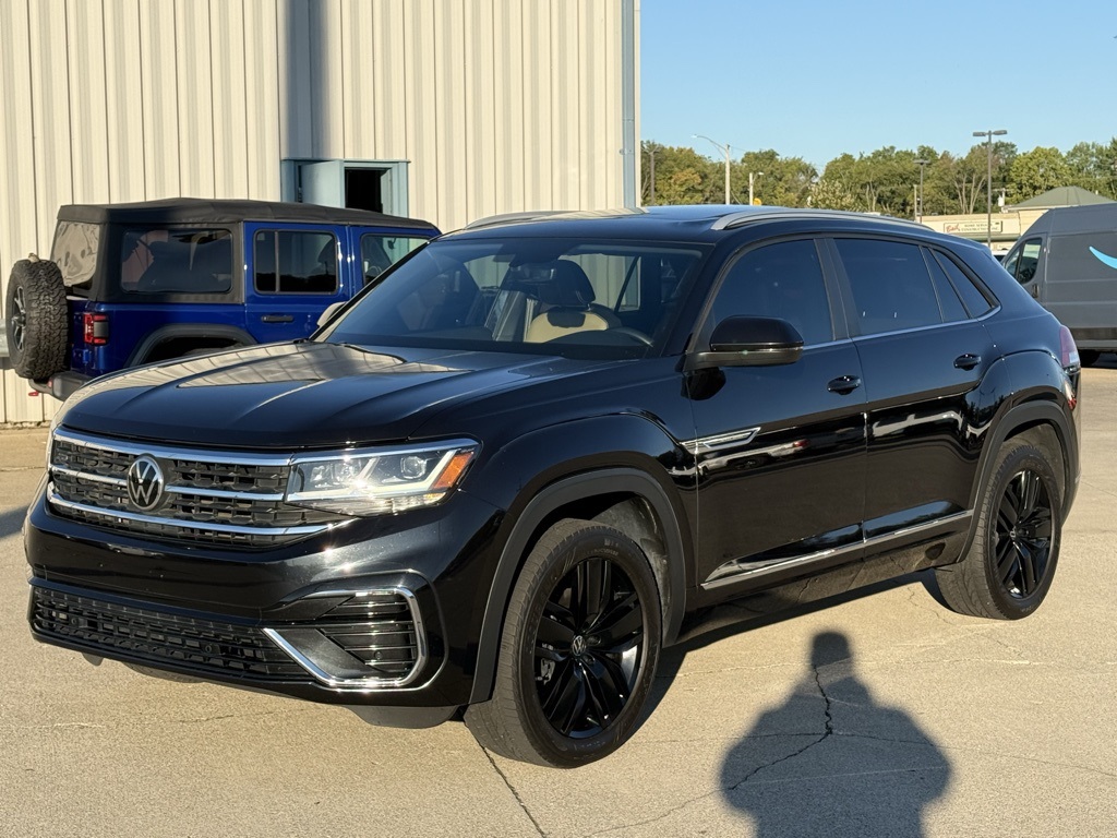 2021 Volkswagen Atlas Cross Sport V6 SE Technology R-Line photo 2