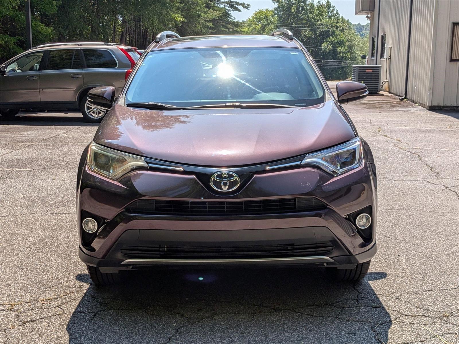 2016 Toyota RAV4 XLE photo 2